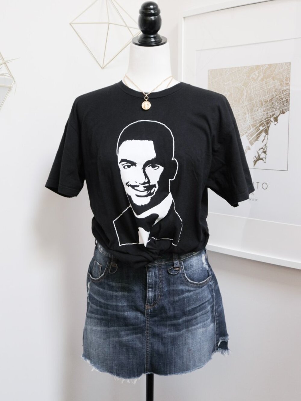 Y2K Unisex Black Carlton Banks Silhouette Graphic Tee, Fresh Prince of Bel-Air